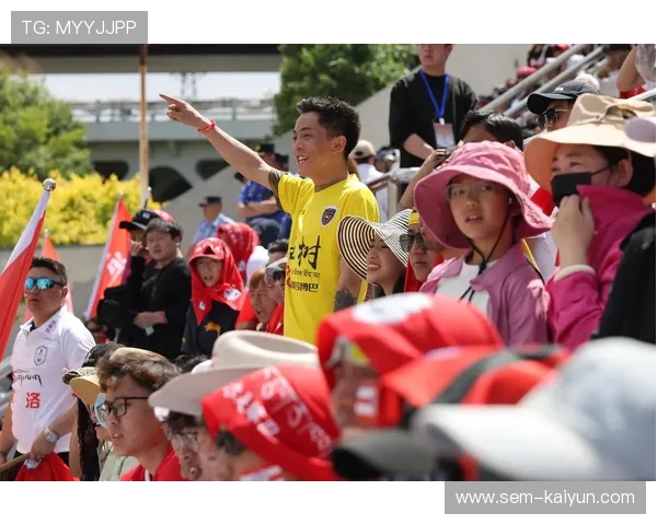 足球社会学视角：球迷群体行为与社会互动研究